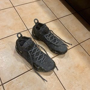 NIKE ZOOM KD11 GOLD SPLATTER - SZ 11 Excellent